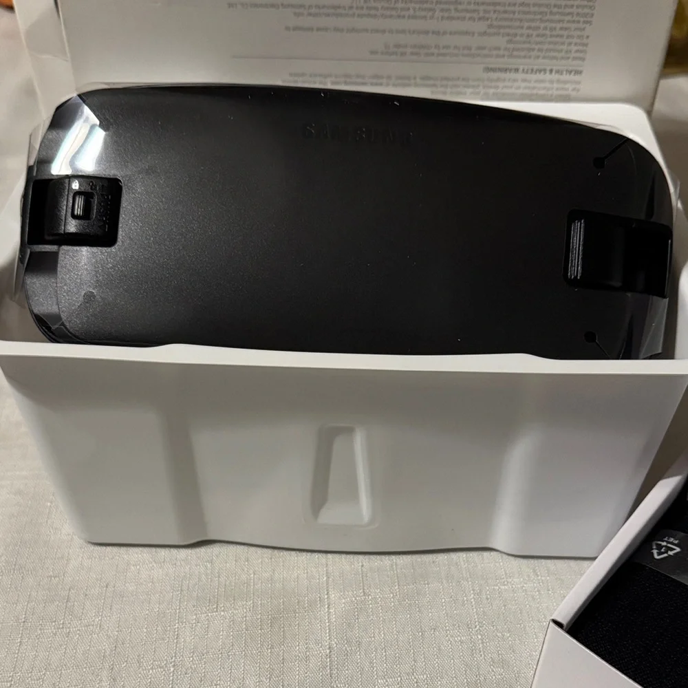 Samsung Gear VR Headset - black, in new condition